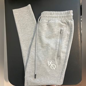 VANQUISH FITNESS Essential Ash Grey Tapered Sweatpants